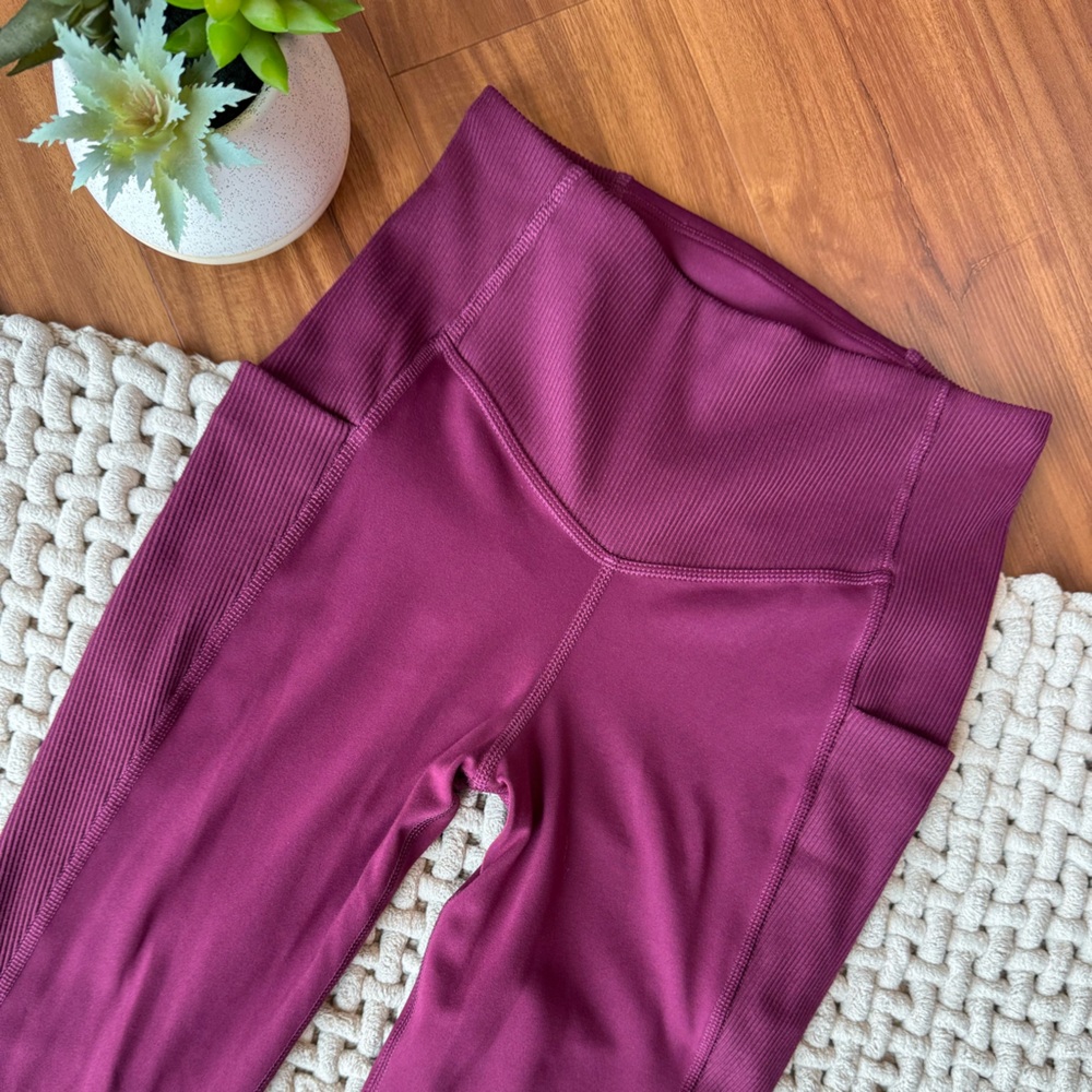 The North Face | Women’s Dune Sky Ribbed Pocket Tights in Boysenberry | Small